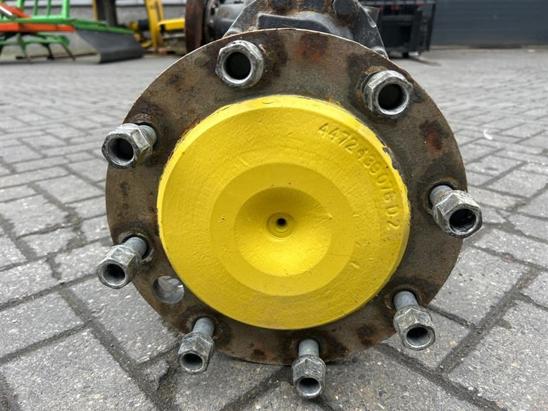 Asis un rezerves daļas - Celtniecības tehnika Volvo L30G-15226452-ZF AV-230-4472039074 -Axle/Achse/As: foto 6