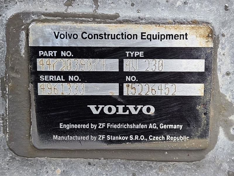 Asis un rezerves daļas - Celtniecības tehnika Volvo L30G-15226452-ZF AV-230-4472039074 -Axle/Achse/As: foto 7