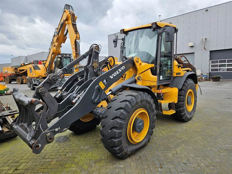 Volvo L50G - (For parts) - Riteņu iekrāvējs: foto 1 Volvo L50G - (For parts) - Riteņu iekrāvējs: foto 1