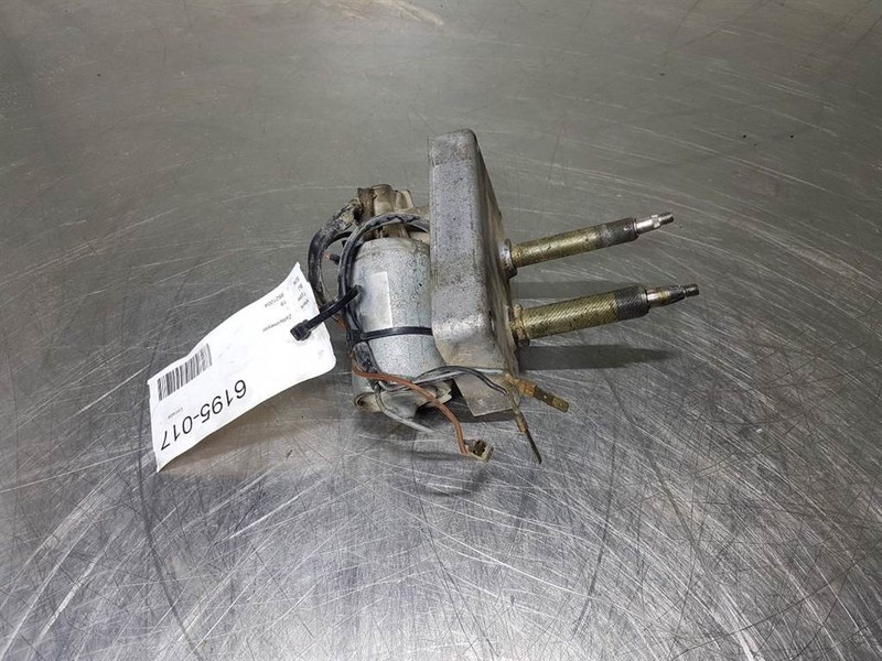 Zettelmeyer ZL1001-Valeo 105317-Wiper motor/Wischermotor - Elektrosistēma - Celtniecības tehnika: foto 3 Zettelmeyer ZL1001-Valeo 105317-Wiper motor/Wischermotor - Elektrosistēma - Celtniecības tehnika: foto 3
