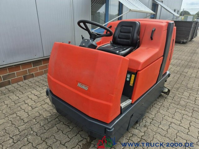 Hako Hakomatic B1100 Kehr- Nass- Scheuersaugmaschine - Ielu tīrīšanas mašīna: foto 2 Hako Hakomatic B1100 Kehr- Nass- Scheuersaugmaschine - Ielu tīrīšanas mašīna: foto 2