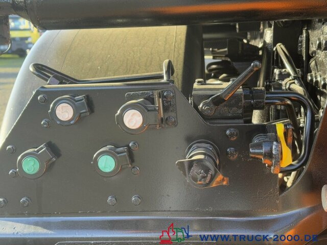 Unimog U 400 4x4 Winterdienst epoke Salzstreuer 238 PS - Kravas automašīna: foto 4 Unimog U 400 4x4 Winterdienst epoke Salzstreuer 238 PS - Kravas automašīna: foto 4