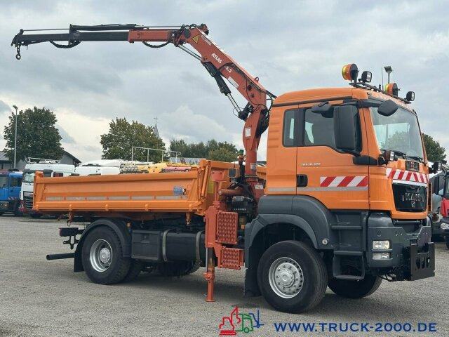 MAN 18.320 4x4 Atlas Kran + Winterdienstausstattung - Kravas automašīna pašizgāzējs, Kravas auto ar manipulatoru: foto 2 MAN 18.320 4x4 Atlas Kran + Winterdienstausstattung - Kravas automašīna pašizgāzējs, Kravas auto ar manipulatoru: foto 2