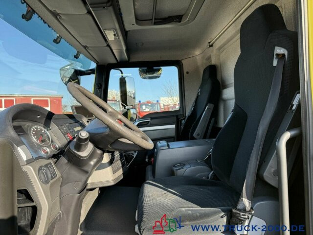 Interior photo 1: Automašīna ar kravas platformu MAN TGL 8.150 Pritsche * SELTEN LADEBORDWAND * Klima