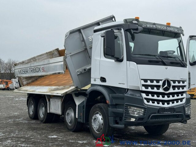 Mercedes-Benz Arocs 3248 8x4/4 Moser 3 Seiten Kipper Retarder - Kravas automašīna pašizgāzējs: foto 4 Mercedes-Benz Arocs 3248 8x4/4 Moser 3 Seiten Kipper Retarder - Kravas automašīna pašizgāzējs: foto 4