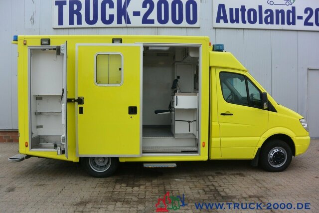 Ātrās palīdzības mašīna Mercedes-Benz Sprinter 516 CDI Intensiv- Rettung- Krankenwagen: foto 12