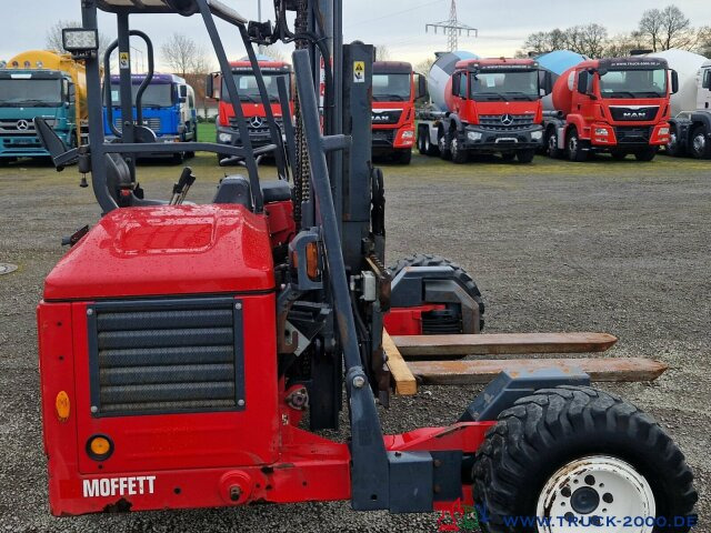 Moffett Mitnahmestapler 4 Wege Allrad NX Typ M 4 25.4 - Mobilais autoiekrāvējs: foto 3 Moffett Mitnahmestapler 4 Wege Allrad NX Typ M 4 25.4 - Mobilais autoiekrāvējs: foto 3