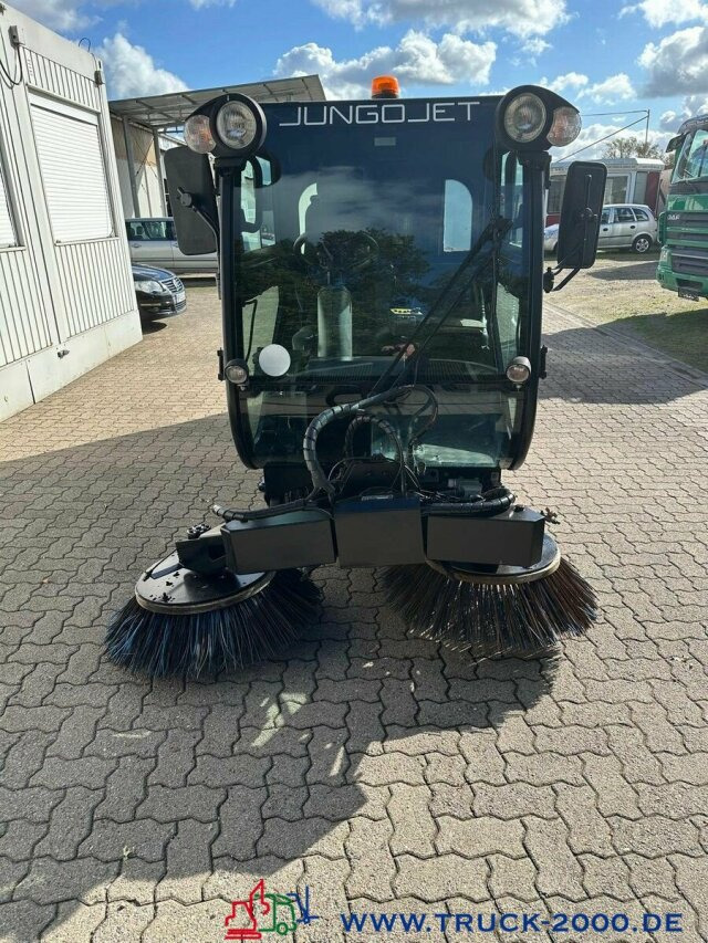 Multicar Nilfisk JungoJet3500 Winterdienst & Kehrmaschine - Ielu tīrīšanas mašīna: foto 5 Multicar Nilfisk JungoJet3500 Winterdienst & Kehrmaschine - Ielu tīrīšanas mašīna: foto 5