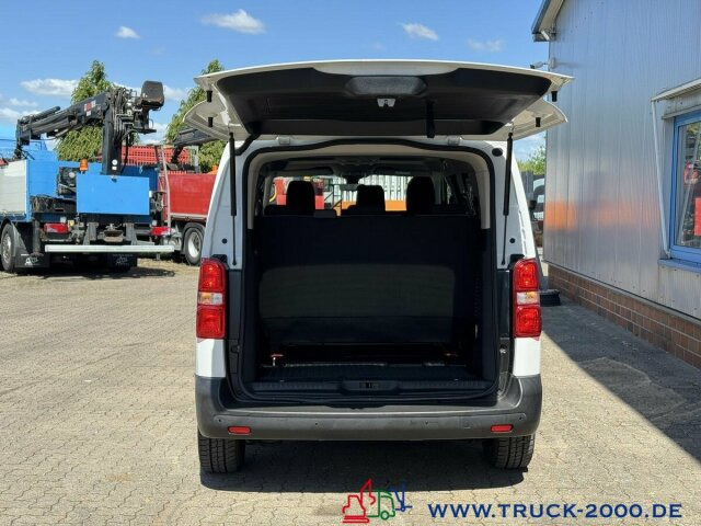 Opel Vivaro 9 Sitzer Klima vorne & hinten Navi + DAB - Mikroautobuss, Pasažieru furgons: foto 2 Opel Vivaro 9 Sitzer Klima vorne & hinten Navi + DAB - Mikroautobuss, Pasažieru furgons: foto 2