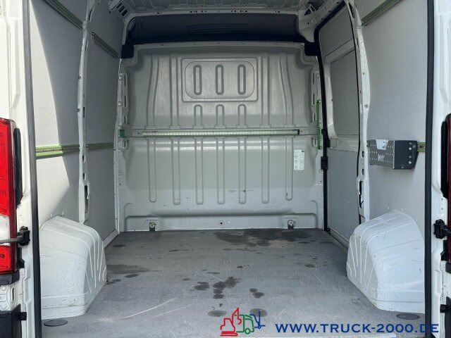 Peugeot Boxer 2.0 HDi Kasten Hoch & Lang AHK NUR 97 TKM - Mazs furgons: foto 3 Peugeot Boxer 2.0 HDi Kasten Hoch & Lang AHK NUR 97 TKM - Mazs furgons: foto 3