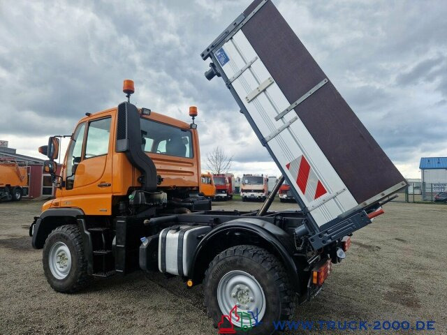 Unimog U300 4x4 Zapfwelle Arbeitsplatte Nur 113.106 KM - Kravas automašīna pašizgāzējs: foto 4 Unimog U300 4x4 Zapfwelle Arbeitsplatte Nur 113.106 KM - Kravas automašīna pašizgāzējs: foto 4