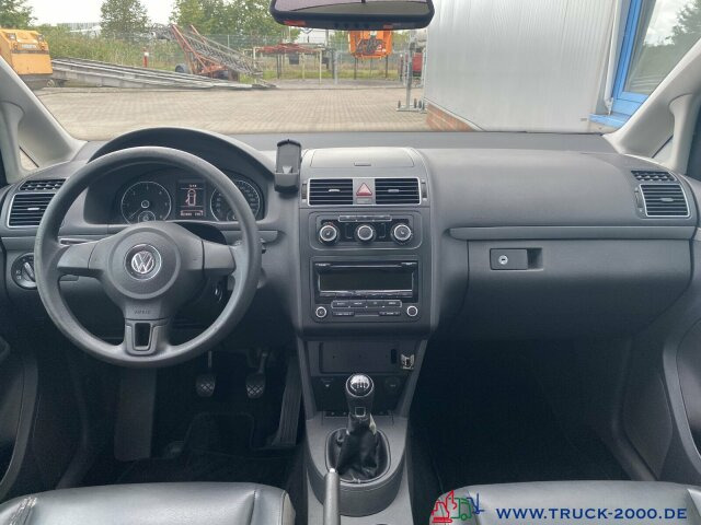 Volkswagen Touran 1.6 TDI BMT Trendline Styling/Sitzhzg./BC - Vieglā automašīna: foto 4 Volkswagen Touran 1.6 TDI BMT Trendline Styling/Sitzhzg./BC - Vieglā automašīna: foto 4