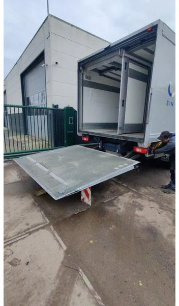 Dhollandia Laadklep / Achtersluitklep 2000 kg MBB / Palfinger / B.A.R. Cargolift - Kravas lifts: foto 1 Dhollandia Laadklep / Achtersluitklep 2000 kg MBB / Palfinger / B.A.R. Cargolift - Kravas lifts: foto 1