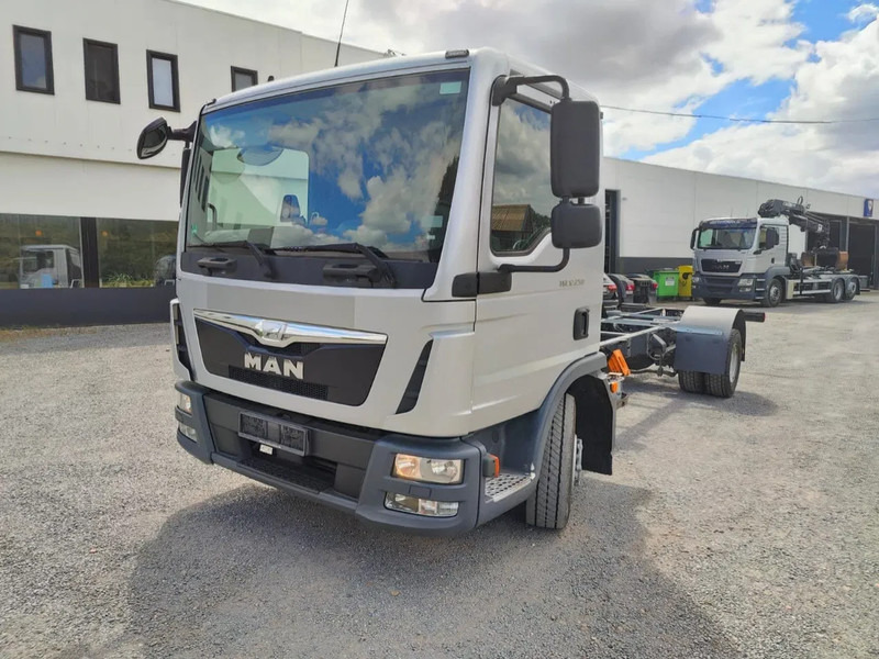 MAN TGL 12.250 Chassis cabine Euro6 - Šasija kravas automašīna: foto 2 MAN TGL 12.250 Chassis cabine Euro6 - Šasija kravas automašīna: foto 2