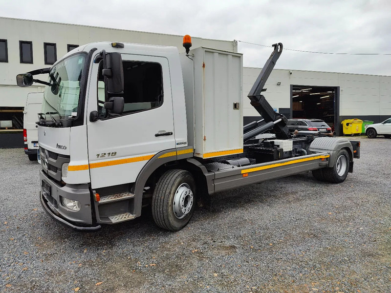 Mercedes-Benz Atego 1218 Containersystem / Hooklift Hyvalift - Pacēlājs ar āķi: foto 1 Mercedes-Benz Atego 1218 Containersystem / Hooklift Hyvalift - Pacēlājs ar āķi: foto 1