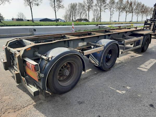 Floor FLA-3-101 - Puspiekabe noņemamā virsbūve/ Konteineru vedējs: foto 4 Floor FLA-3-101 - Puspiekabe noņemamā virsbūve/ Konteineru vedējs: foto 4