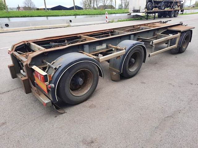 Floor FLA-3-101 - Puspiekabe noņemamā virsbūve/ Konteineru vedējs: foto 3 Floor FLA-3-101 - Puspiekabe noņemamā virsbūve/ Konteineru vedējs: foto 3