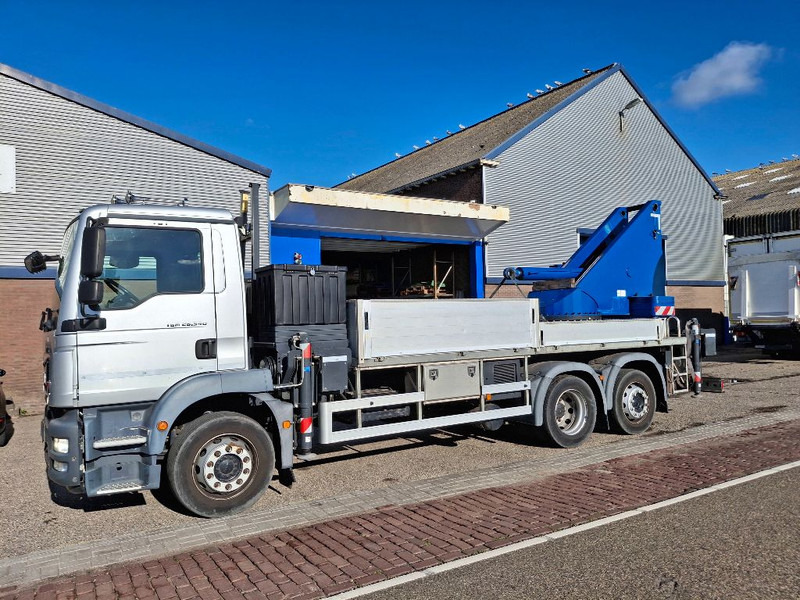 MAN TGM 26.340 6x2 - Kravas automašīna ar slēgto virsbūvi: foto 2 MAN TGM 26.340 6x2 - Kravas automašīna ar slēgto virsbūvi: foto 2