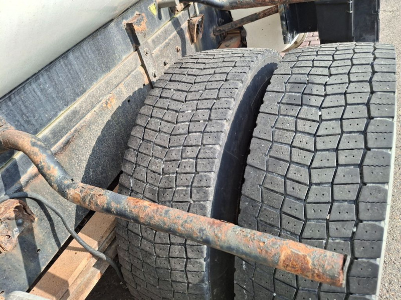 Renault MIDLUM 280DXI - Autocisterna: foto 5 Renault MIDLUM 280DXI - Autocisterna: foto 5