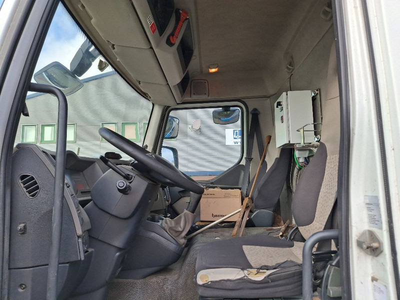 Renault MIDLUM 280DXI - Autocisterna: foto 4 Renault MIDLUM 280DXI - Autocisterna: foto 4