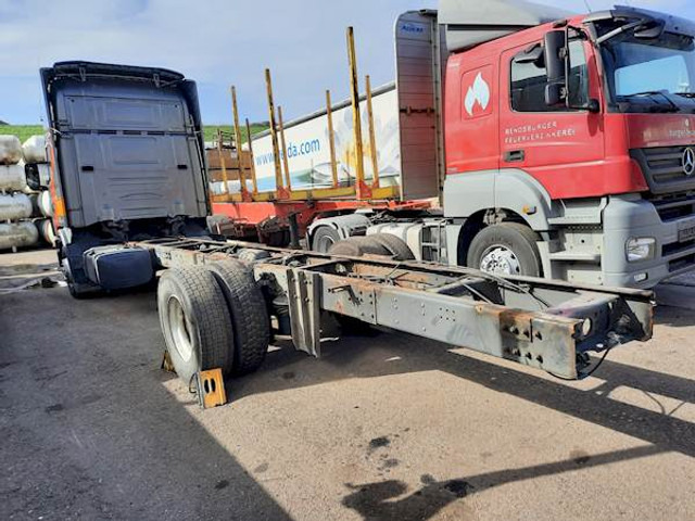 Scania R 114 LB 380 - Šasija kravas automašīna: foto 4 Scania R 114 LB 380 - Šasija kravas automašīna: foto 4