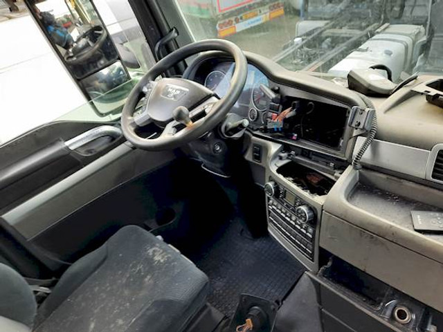 MAN TGX 18.400 - Vilcējs: foto 5 MAN TGX 18.400 - Vilcējs: foto 5