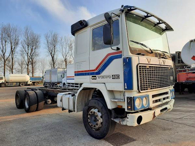 Volvo F 12 6*4 STEEL SUSPENSION - Šasija kravas automašīna: foto 4 Volvo F 12 6*4 STEEL SUSPENSION - Šasija kravas automašīna: foto 4