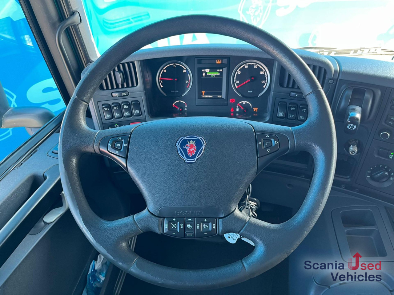 SCANIA P 320 DB6x2*4MNB RETARDER FULL AIR 8T TAIL LIFT 2T - Kravas automašīna ar slēgto virsbūvi: foto 5 SCANIA P 320 DB6x2*4MNB RETARDER FULL AIR 8T TAIL LIFT 2T - Kravas automašīna ar slēgto virsbūvi: foto 5