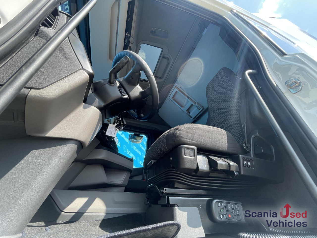 SCANIA R 450 A4x2NA DIFF-L RETARDER ACC SMART 2 - Vilcējs: foto 5 SCANIA R 450 A4x2NA DIFF-L RETARDER ACC SMART 2 - Vilcējs: foto 5