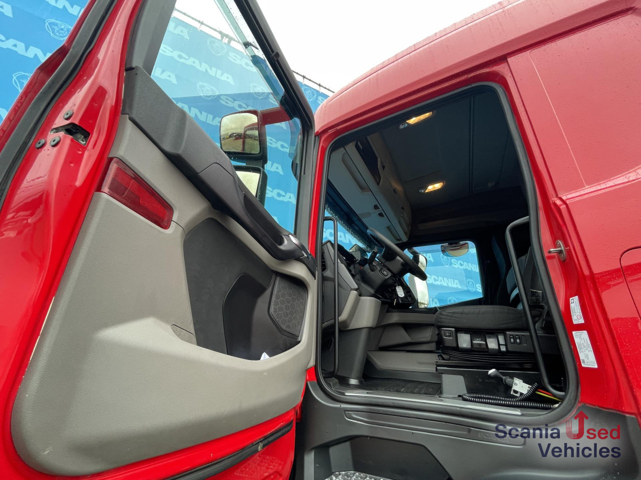 SCANIA R 450 A4x2NB DIFF-L RETARDER FULL AIR HYDRO 8T - Vilcējs: foto 3 SCANIA R 450 A4x2NB DIFF-L RETARDER FULL AIR HYDRO 8T - Vilcējs: foto 3