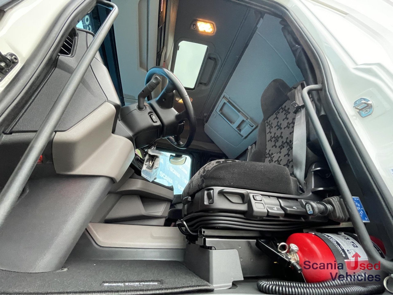 SCANIA R 450 A4x2NB RETARDER DIFF-L FULL AIR HYDRO 8T - Vilcējs: foto 5 SCANIA R 450 A4x2NB RETARDER DIFF-L FULL AIR HYDRO 8T - Vilcējs: foto 5