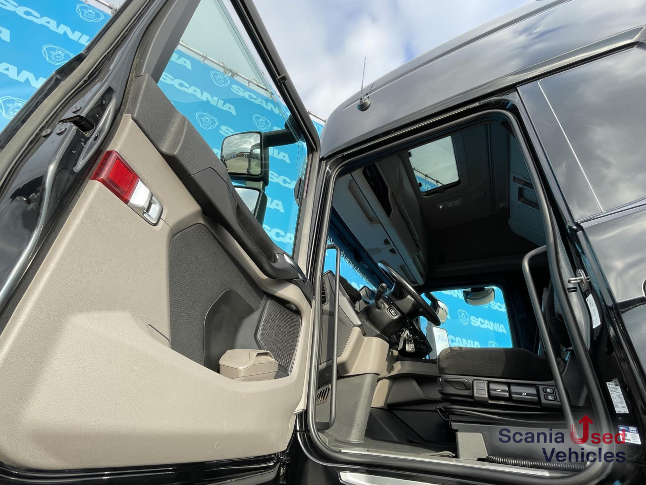SCANIA S 530 A4x2NA DIFF-L RETARDER PARK AIRCO LED ACC - Vilcējs: foto 4 SCANIA S 530 A4x2NA DIFF-L RETARDER PARK AIRCO LED ACC - Vilcējs: foto 4