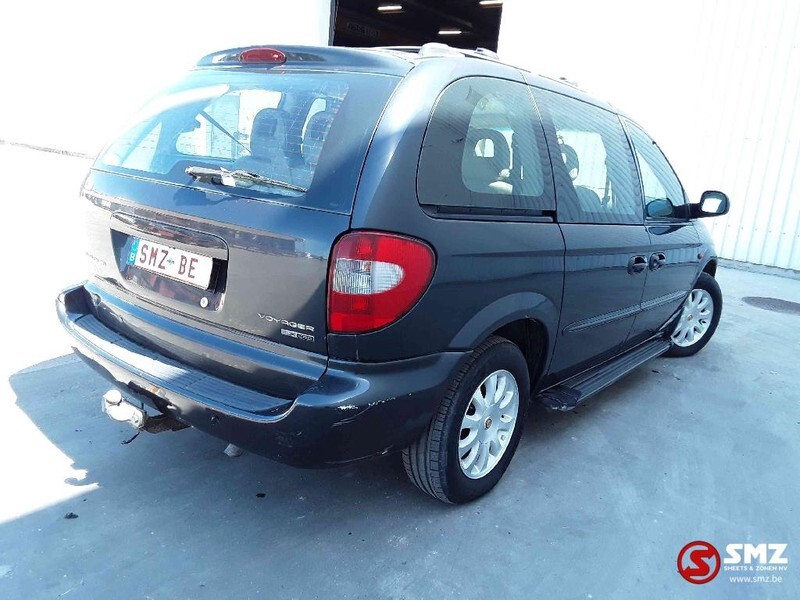 Vieglā automašīna Chrysler Voyager tdi: foto 12