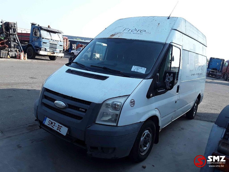Ford Transit - Furgons ar slēgtā virsbūve: foto 3 Ford Transit - Furgons ar slēgtā virsbūve: foto 3