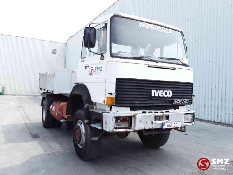 Iveco Magirus 190.32 4x4 tractor french -francais - Bortu kravas automašīna/ Platforma: foto 1 Iveco Magirus 190.32 4x4 tractor french -francais - Bortu kravas automašīna/ Platforma: foto 1