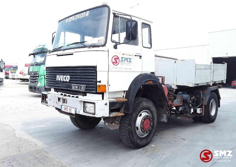 Iveco Magirus 190.32 4x4 tractor french -francais - Bortu kravas automašīna/ Platforma: foto 3 Iveco Magirus 190.32 4x4 tractor french -francais - Bortu kravas automašīna/ Platforma: foto 3