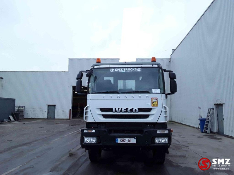 Iveco Trakker 360 6x4 manual chassis - Bortu kravas automašīna/ Platforma, Kravas auto ar manipulatoru: foto 2 Iveco Trakker 360 6x4 manual chassis - Bortu kravas automašīna/ Platforma, Kravas auto ar manipulatoru: foto 2