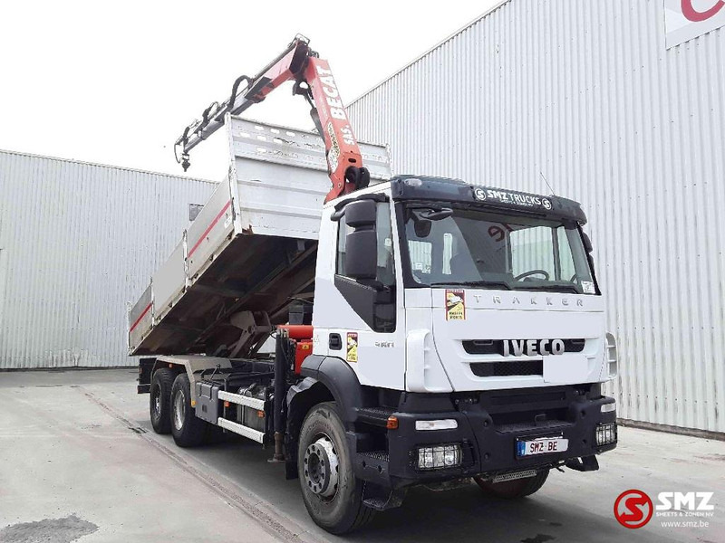Iveco Trakker 360 Palfinger Pk16001k-3 - Kravas automašīna pašizgāzējs, Kravas auto ar manipulatoru: foto 1 Iveco Trakker 360 Palfinger Pk16001k-3 - Kravas automašīna pašizgāzējs, Kravas auto ar manipulatoru: foto 1