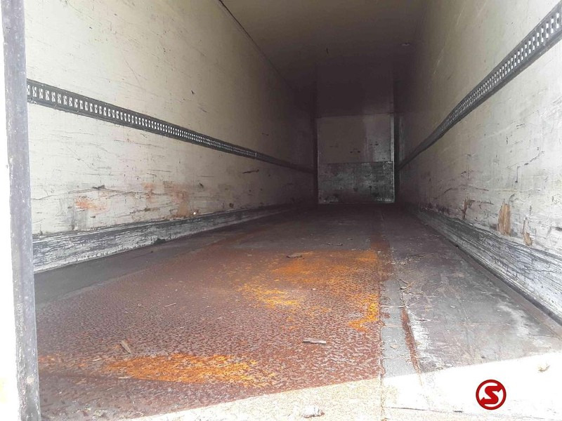 Puspiekabe slēgtā virsbūve Kögel Oplegger: foto 9 Puspiekabe slēgtā virsbūve Kögel Oplegger: foto 9