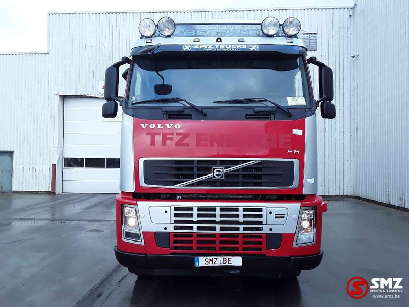 Volvo FH 520 lames 8x4 big axle - Kravas automašīna: foto 2 Volvo FH 520 lames 8x4 big axle - Kravas automašīna: foto 2