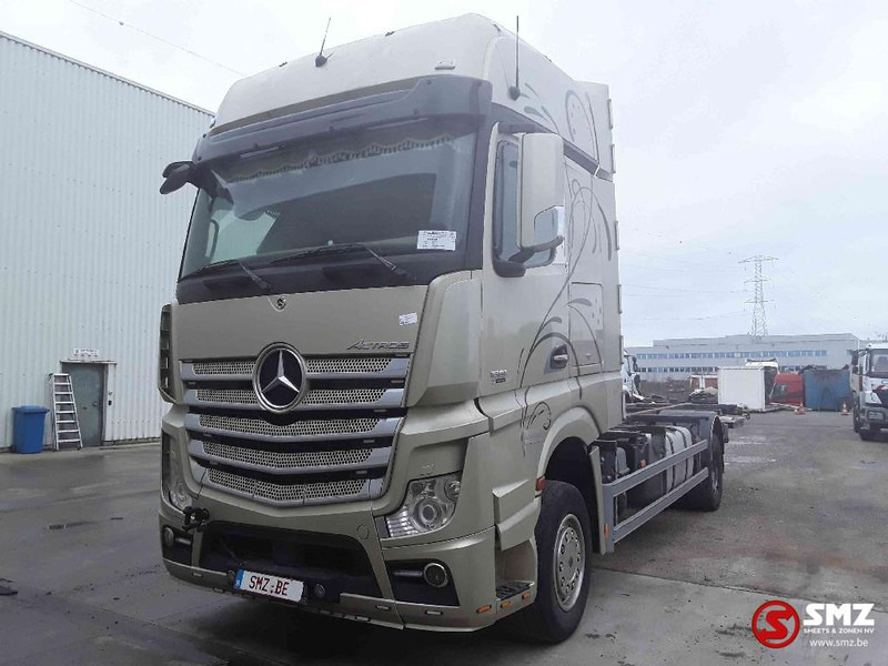 Mercedes-Benz Actros 1851 motor KO broken casse - Konteineru vedējs/ Kravas automašīna ar noņemamā virsbūve: foto 3 Mercedes-Benz Actros 1851 motor KO broken casse - Konteineru vedējs/ Kravas automašīna ar noņemamā virsbūve: foto 3