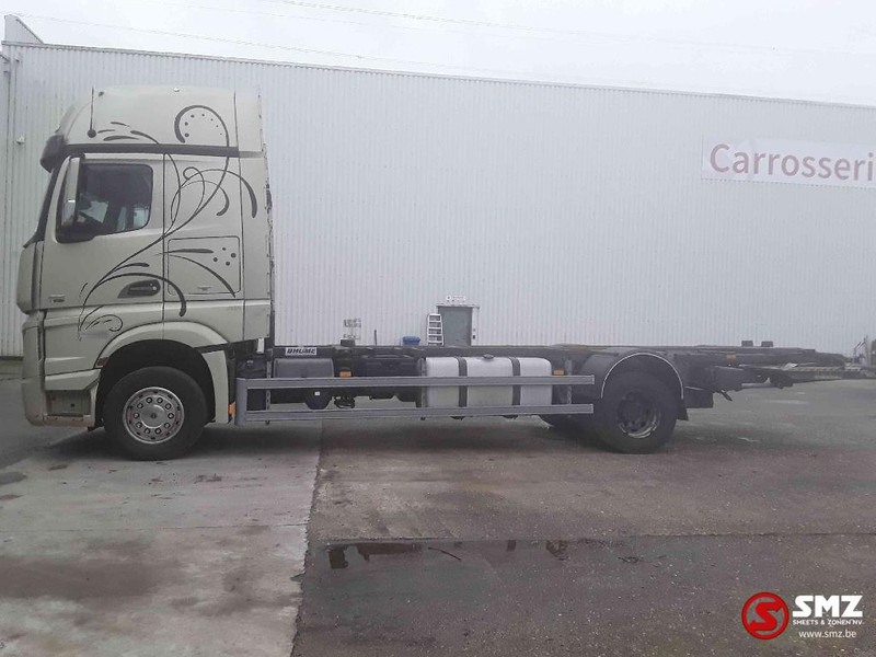 Mercedes-Benz Actros 1851 motor KO broken casse - Konteineru vedējs/ Kravas automašīna ar noņemamā virsbūve: foto 5 Mercedes-Benz Actros 1851 motor KO broken casse - Konteineru vedējs/ Kravas automašīna ar noņemamā virsbūve: foto 5