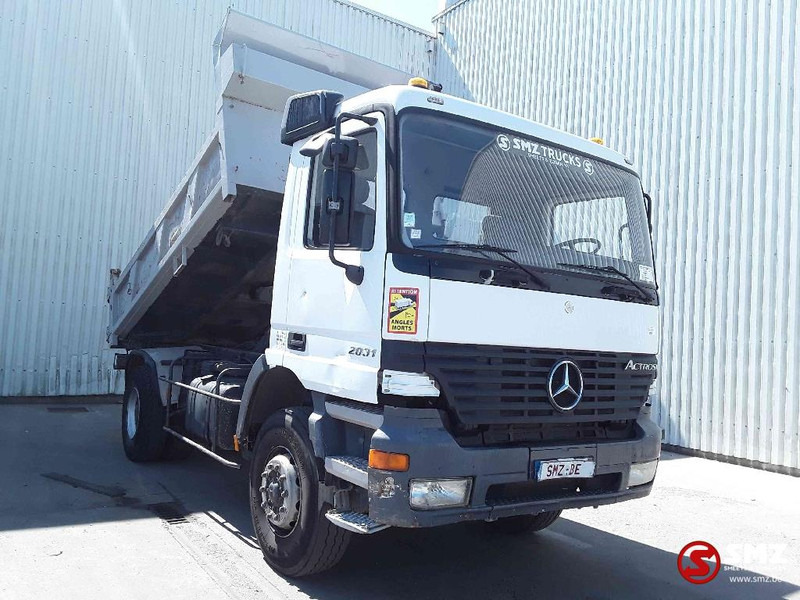 Mercedes-Benz Actros 2031 Lames manual - Kravas automašīna pašizgāzējs: foto 1 Mercedes-Benz Actros 2031 Lames manual - Kravas automašīna pašizgāzējs: foto 1