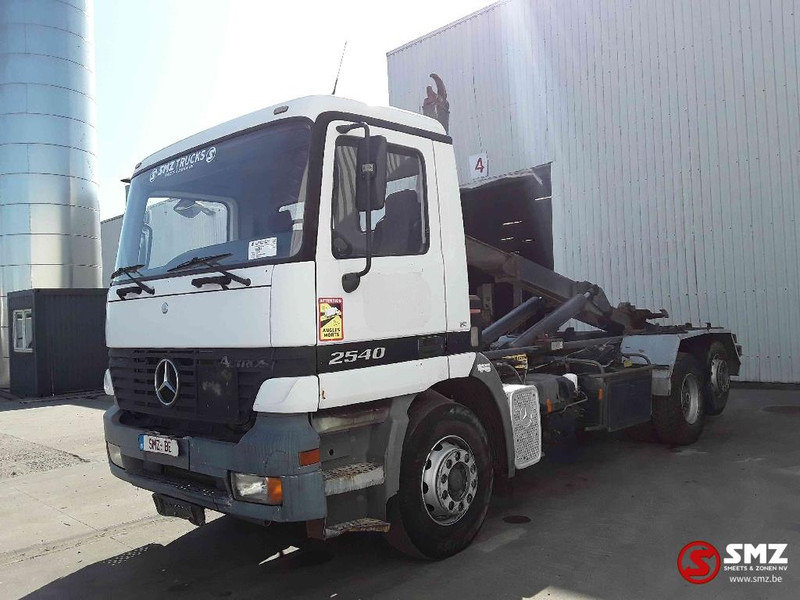 Mercedes-Benz Actros 2540 6x2 francais - Konteineru vedējs/ Kravas automašīna ar noņemamā virsbūve: foto 3 Mercedes-Benz Actros 2540 6x2 francais - Konteineru vedējs/ Kravas automašīna ar noņemamā virsbūve: foto 3