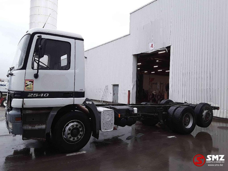 Mercedes-Benz Actros 2540 6x2 francais - Šasija kravas automašīna: foto 5 Mercedes-Benz Actros 2540 6x2 francais - Šasija kravas automašīna: foto 5