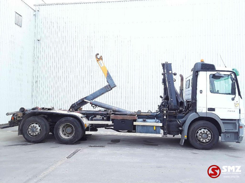 Mercedes-Benz Actros 2544 hiab 102.2 remote hook retarder - Konteineru vedējs/ Kravas automašīna ar noņemamā virsbūve, Kravas auto ar manipulatoru: foto 4 Mercedes-Benz Actros 2544 hiab 102.2 remote hook retarder - Konteineru vedējs/ Kravas automašīna ar noņemamā virsbūve, Kravas auto ar manipulatoru: foto 4