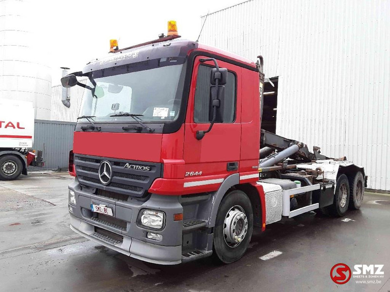 Mercedes-Benz Actros 2644 6x4 lames zps - Konteineru vedējs/ Kravas automašīna ar noņemamā virsbūve: foto 3 Mercedes-Benz Actros 2644 6x4 lames zps - Konteineru vedējs/ Kravas automašīna ar noņemamā virsbūve: foto 3