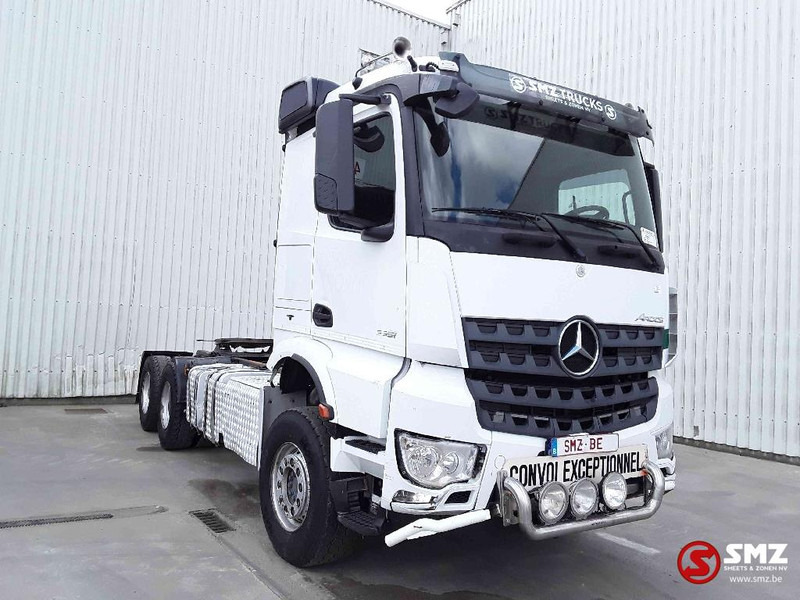 Mercedes-Benz Arocs 3351 lames steel - Vilcējs: foto 1 Mercedes-Benz Arocs 3351 lames steel - Vilcējs: foto 1
