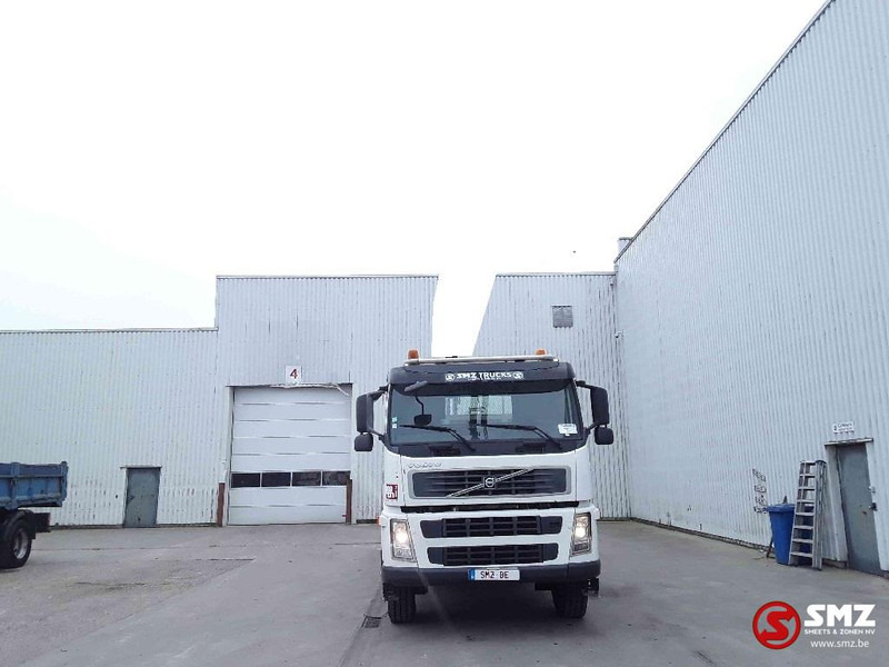 Volvo FM 6x4 - Bortu kravas automašīna/ Platforma, Kravas auto ar manipulatoru: foto 2 Volvo FM 6x4 - Bortu kravas automašīna/ Platforma, Kravas auto ar manipulatoru: foto 2