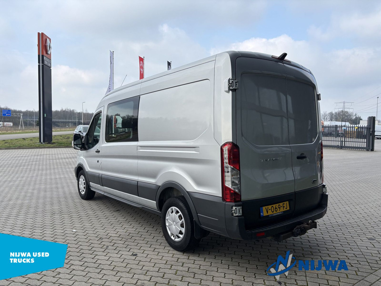 Ford Transit 130 L3H2 Dubbele cabine + Trekhaak - Mazs furgons, Kravas-pasažieru furgons: foto 4 Ford Transit 130 L3H2 Dubbele cabine + Trekhaak - Mazs furgons, Kravas-pasažieru furgons: foto 4